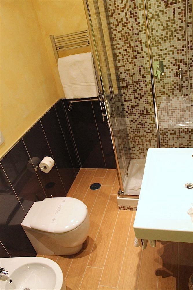 Monti First Hotel Rome Bagian luar foto